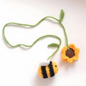 Sunny Bee – Crochet Bag Charm